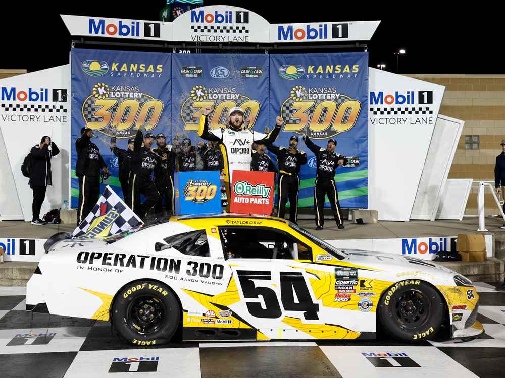 Taylor Gray 2026 Operation 300 Kansas 4/18/26 Race Win 1:24 Nascar Diecast - O'Reilly Auto Parts Series