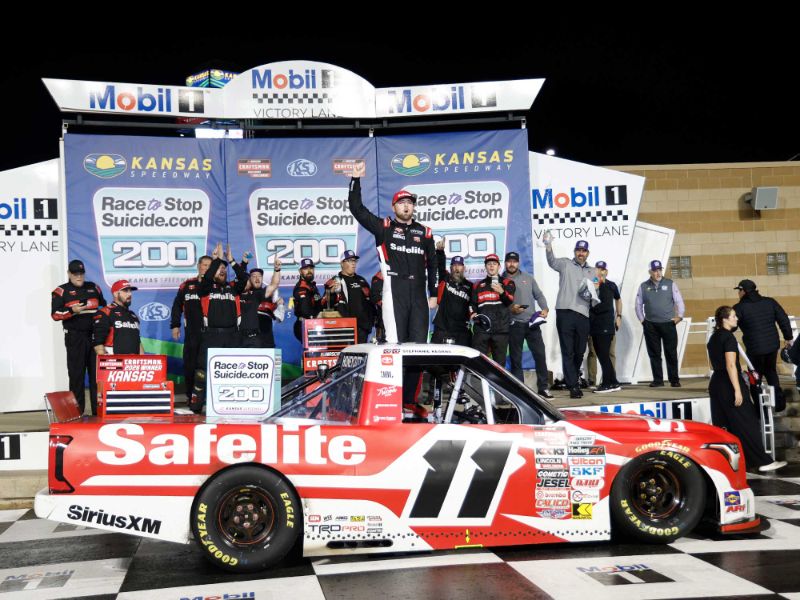 KADEN HONEYCUTT 2026 SAFELITE KANSAS RACED WIN 1:24 ARC DIECAST