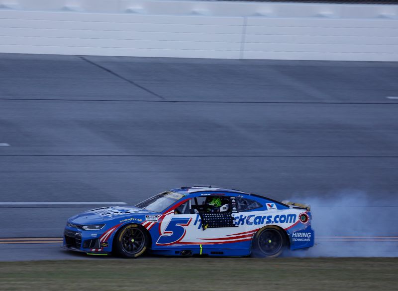 KYLE LARSON 2026 HENDRICKCARS.COM TALLADEGA RACED WIN 1:24 ARC DIECAST LIQUID COLOR